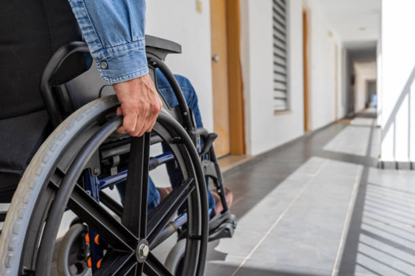 Depuis le loi de 2005, tous les établissements recevant du public doivent être accessibles à tous les types de handicap.