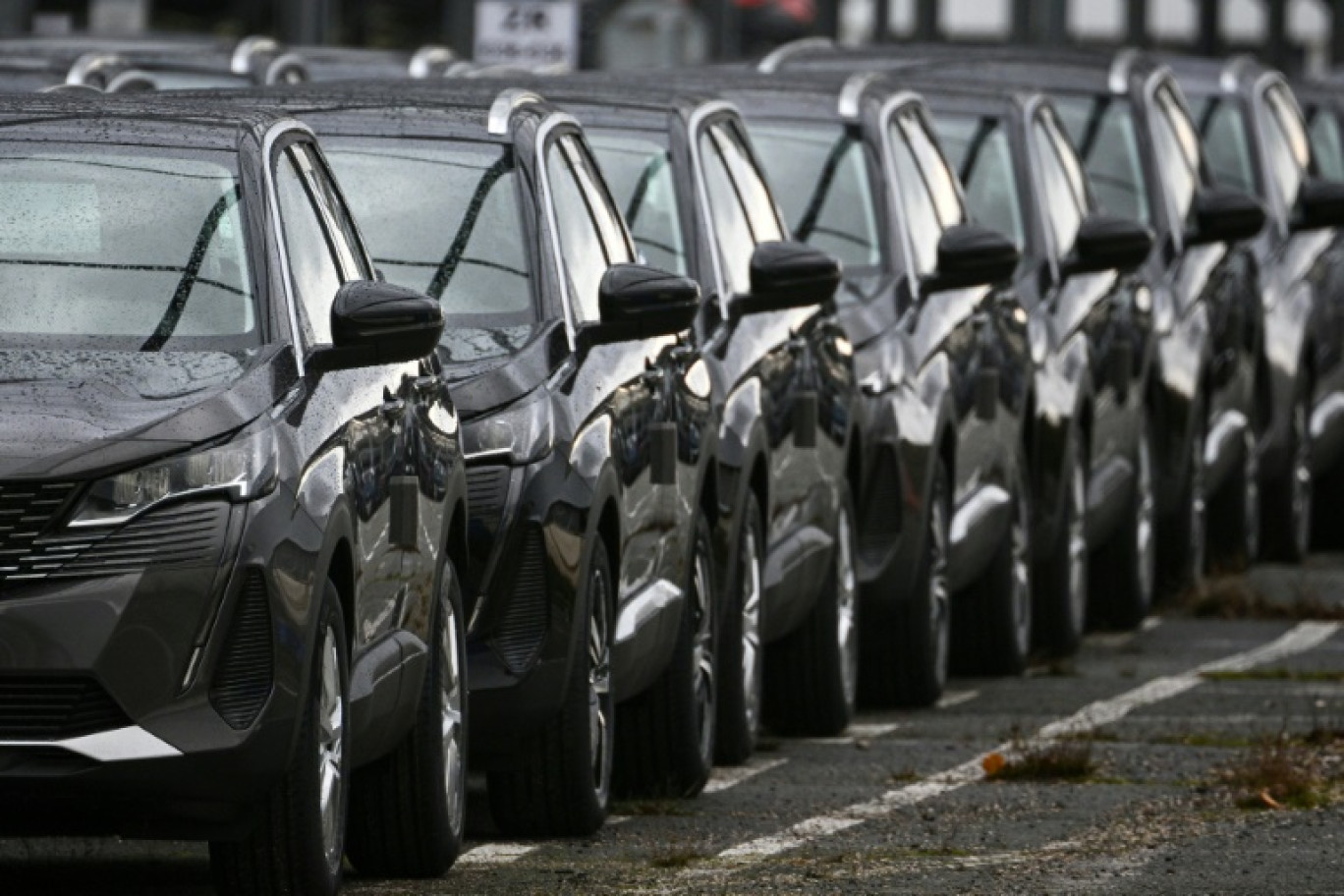 Le marché automobile français est resté extrêmement mal en point en novembre © SEBASTIEN BOZON