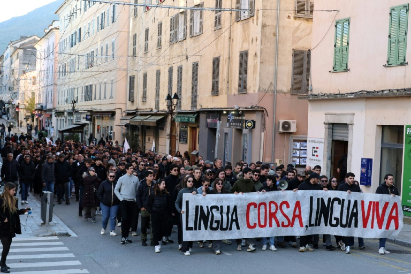 Manifestation à Corte contre l'interdiction de la langue corse à l'Assemblée locale, le 1er décembre 2024 © Pascal POCHARD-CASABIANCA