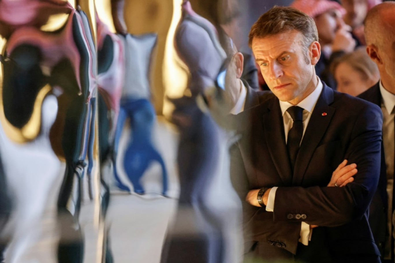 Emmanuel Macron visite le musée Maraya près de la ville d'Al-Ula, en Arabie saoudite, le 4 décembre 2024 © Ludovic MARIN