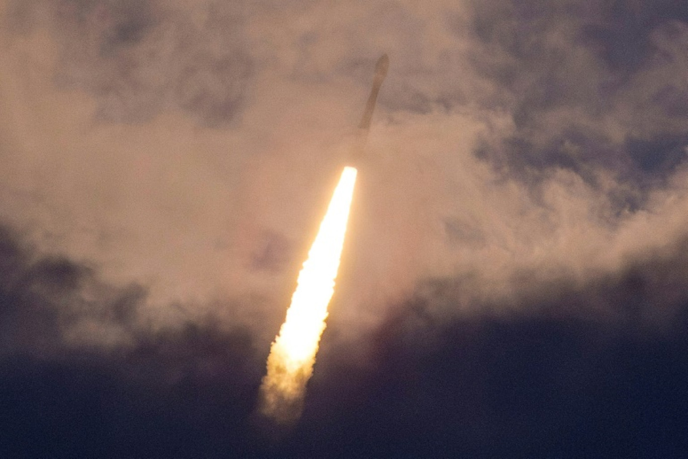 La fusée Vega C décolle le 5 décembre 2024 depuis Kourou, en Guyane française © Ronan LIETAR