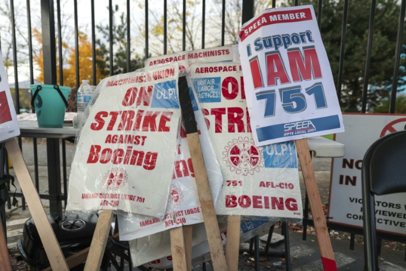 Grève devant le site de Boeing à Renton (Washington), le 3 novembre 2024 © Jason Redmond