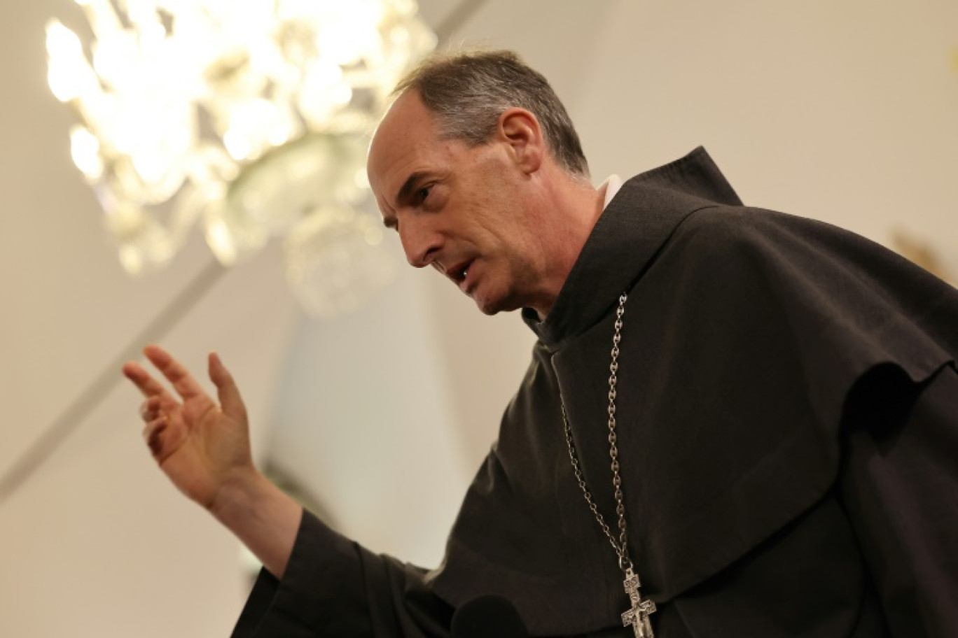 Le cardinal François-Xavier Bustillo, évêque de Corse, lors d'un entretien avec l'AFP à la cathédrale d'Ajaccio, le 10 décembre 2024 © PASCAL POCHARD-CASABIANCA