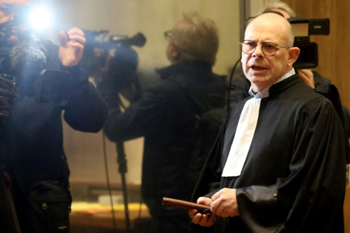 Me Eric Cattelin-Denu, l'avocat de l'enseignante frappée par une élève à qui elle avait demandé de retirer son voile, au tribunal correctionnel de Lille, le 11 décembre 2024 © FRANCOIS LO PRESTI