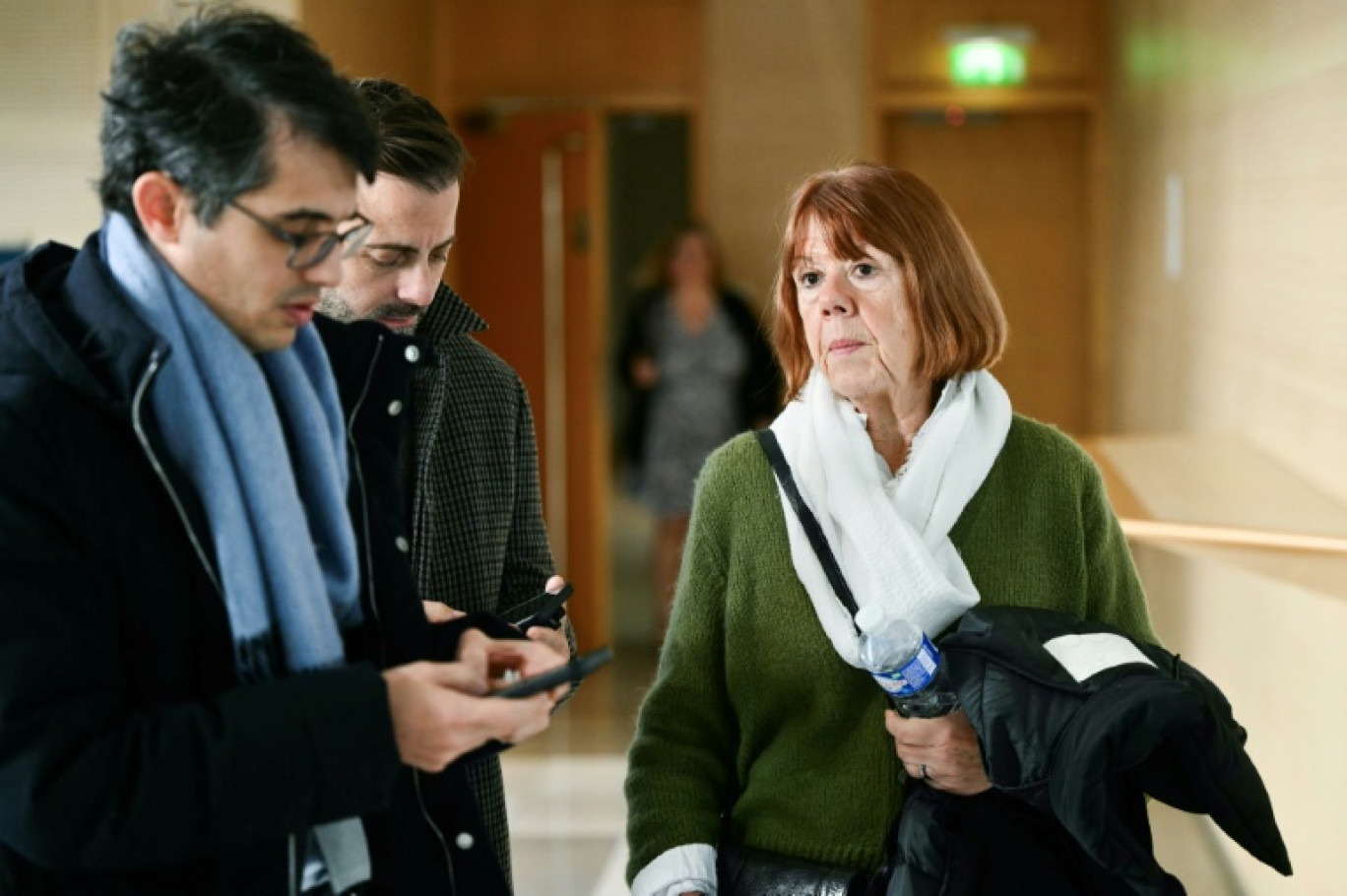 Gisèle Pelicot avec ses avocats au tribunal d'Avignon, le 12 décembre 2024 © Christophe SIMON