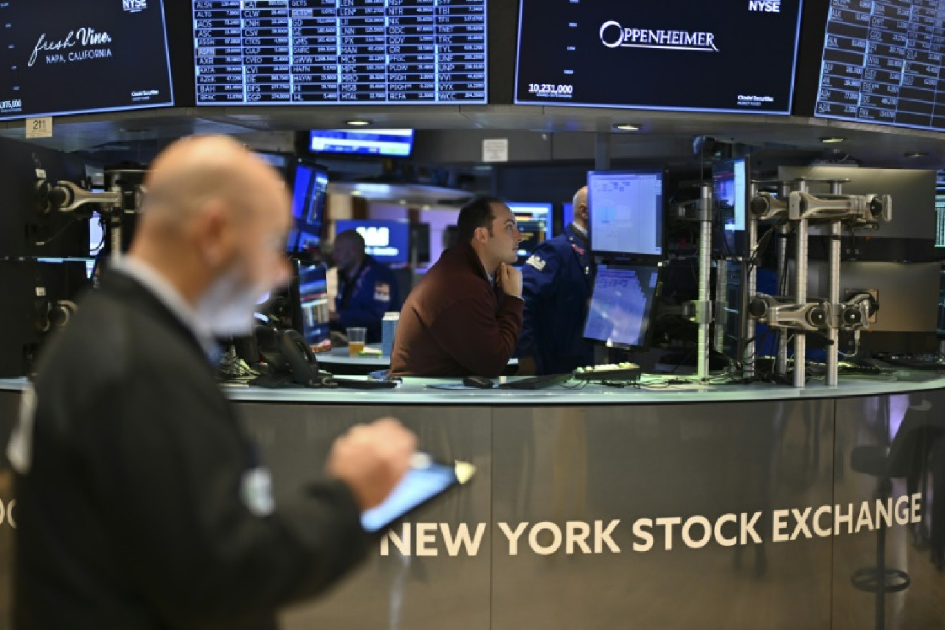 Des opérateurs du New York Stock Exchange © ANGELA WEISS