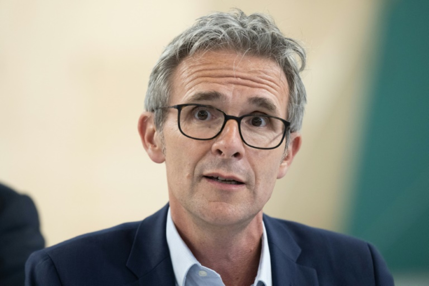 Le président du département de Seine-Saint-Denis Stéphane Troussel assiste à la présentation du site d'escalade des Jeux olympiques au Bourget, dans le nord de Paris, le 30 mai 2024 © MIGUEL MEDINA