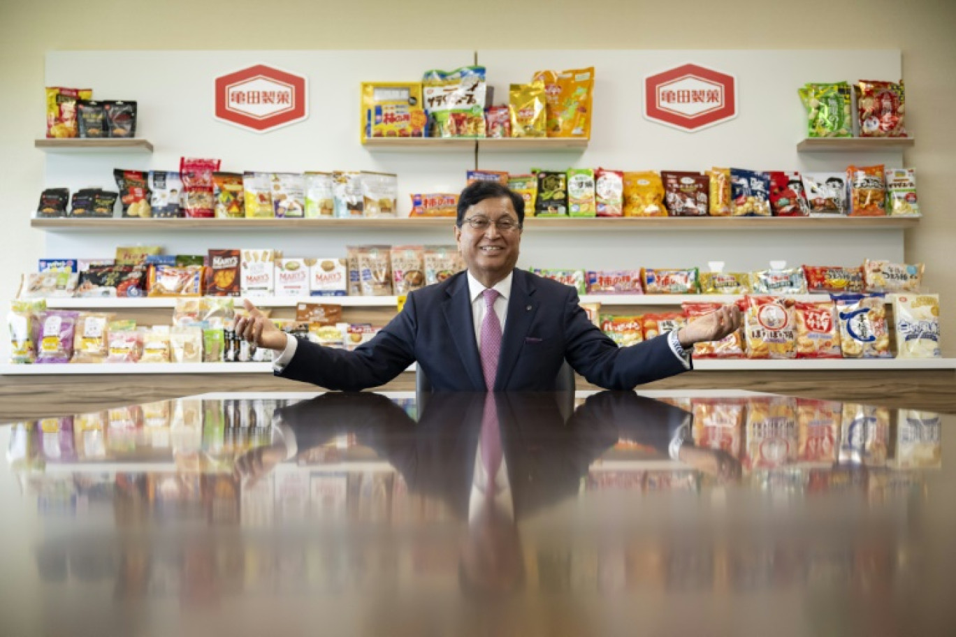 Lekh Juneja, patron d'origine indienne du fabricant japonais de snacks Kameda Seika, au siège de l'entreprise à Niigata, le 5 août 2024 © Yuichi YAMAZAKI