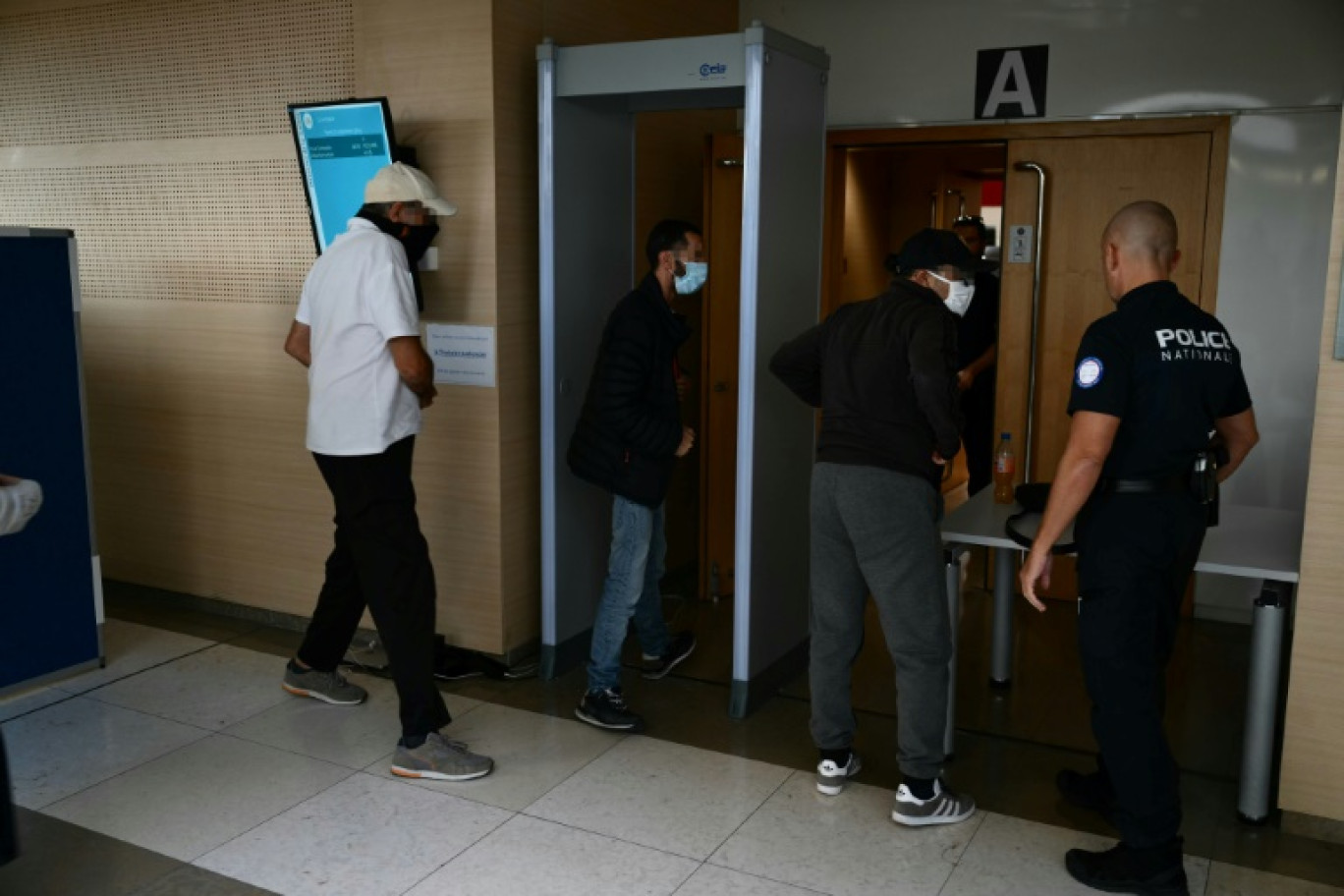 Des coaccusés arrivent au tribunal d'Avignon pour le procès des viols de Mazan, le 10 septembre 2024 © Christophe SIMON