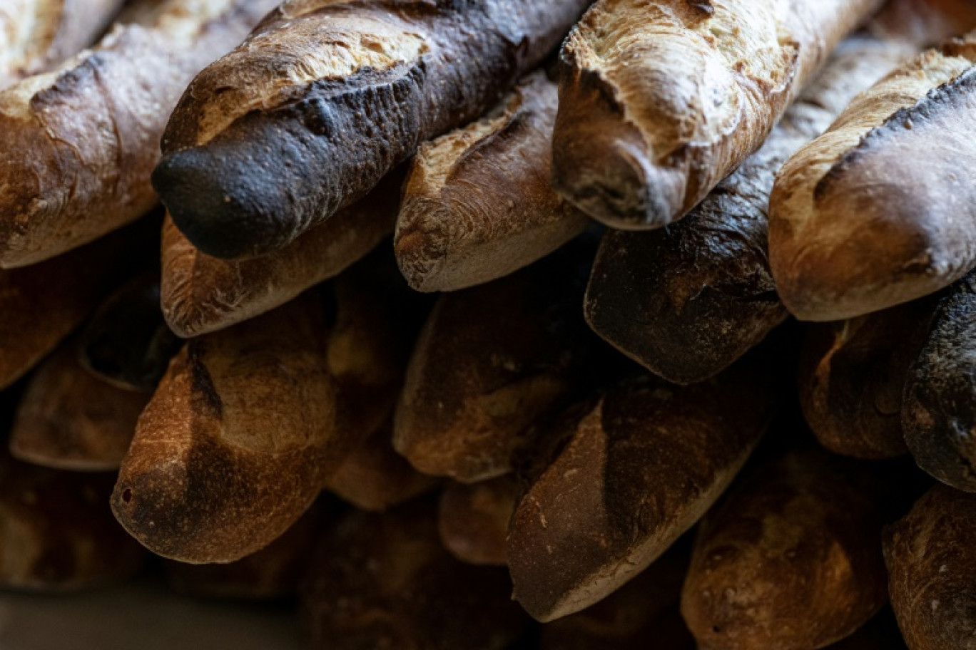 La teneur en sel des pains courants, tels que la baguette, a baissé de 25% depuis 2015, grâce à l'accord collectif engagé avec la filière de la boulangerie, artisans, boulangers, meuniers et distributeurs © ALAIN JOCARD