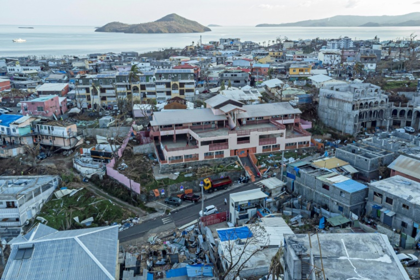 Vue aérienne de Mamoudzou, à Mayotte, dans l'océan Indien, le 21 décembre 2024 © PATRICK MEINHARDT