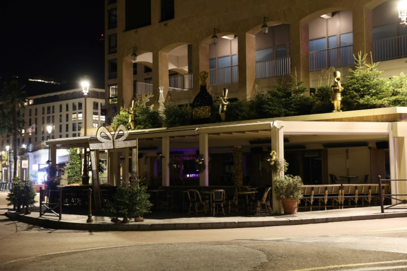 Le bar "Le Lamparo", le 24 décembre 2024 à Ajaccio, en Corse, où un homme a été tué par balle et six autres personnes blessées dans la nuit du 23 décembre 2024 © Pascal POCHARD-CASABIANCA