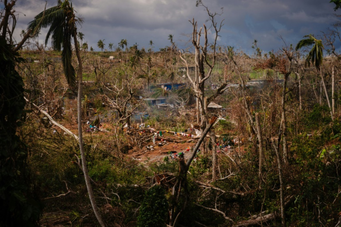 Un bidonville près du village de Barakani, à Mayotte, après le passage du cyclone Chido sur l'archipel, le 21 décembre 2024 © DIMITAR DILKOFF