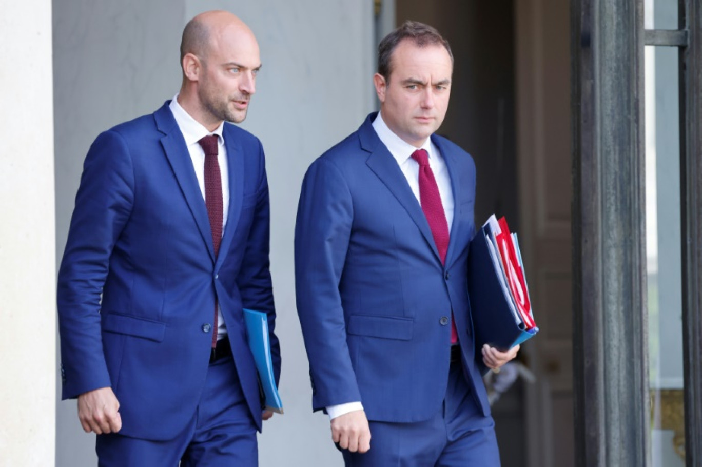 Les ministres français des Affaires étrangères, Jean-Noël Barrot, à gauche, et des Armées, Sébastien Lecornu, à l'Elysée,  Paris, le 1er octobre 2024 © Ludovic MARIN