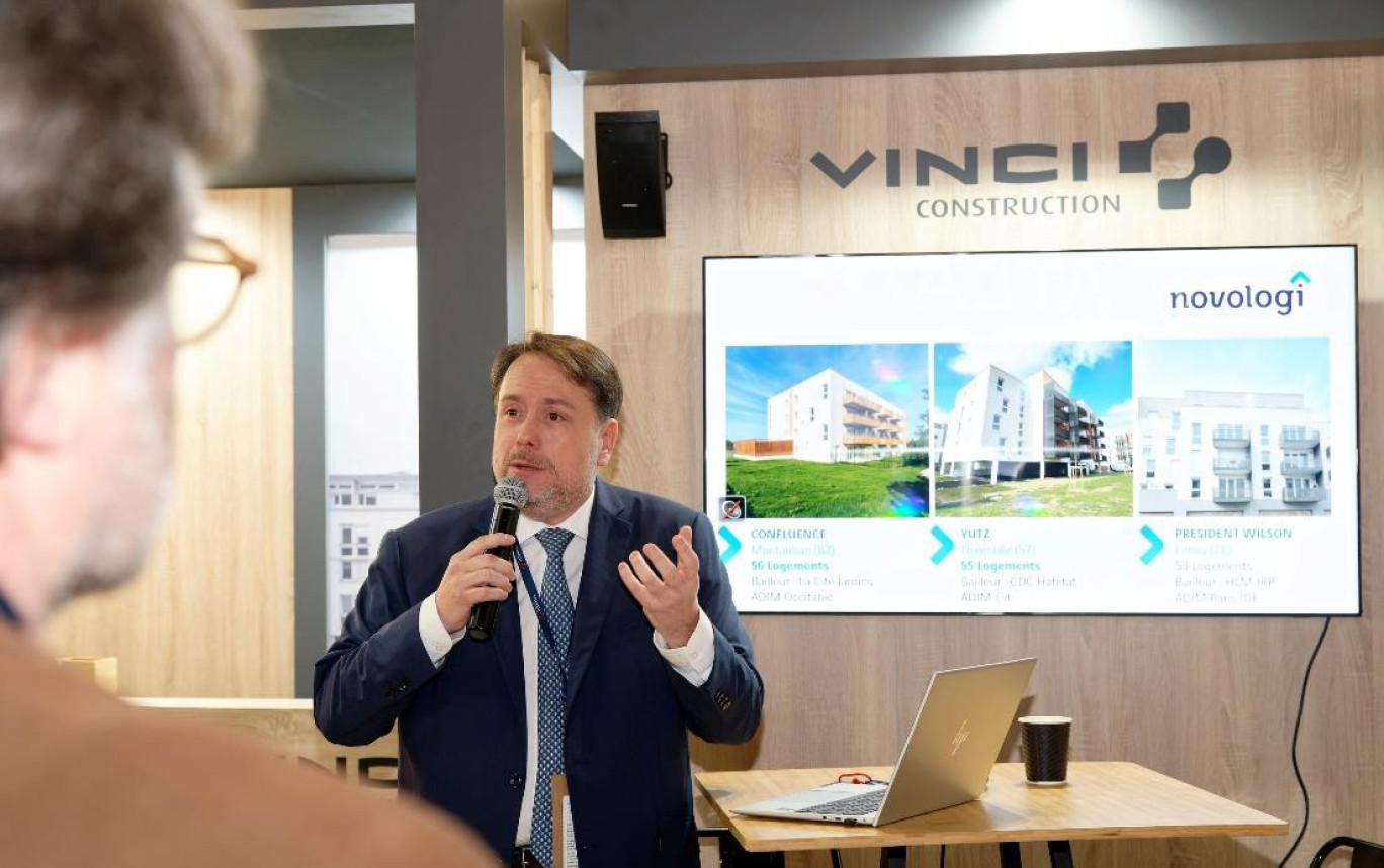 © Augusto Da Silva. Pierre Bourgoin, directeur Solutions Habitat chez Vinci Construction a présenté la nouvelle offre Novologi à l’occasion du dernier Salon de l’immobilier d’entreprise à Paris. 