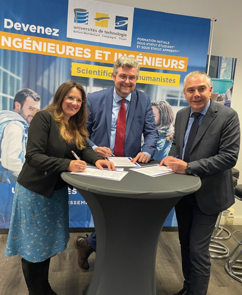 Signature de la charte du Groupe Universités de Technologie avec Claire Rossi, directrice de l’UTC, Christophe Collet directeur de l’UT de Troyes et Ghislain Montavon, directeur de l’UT Belfort Montbéliard.