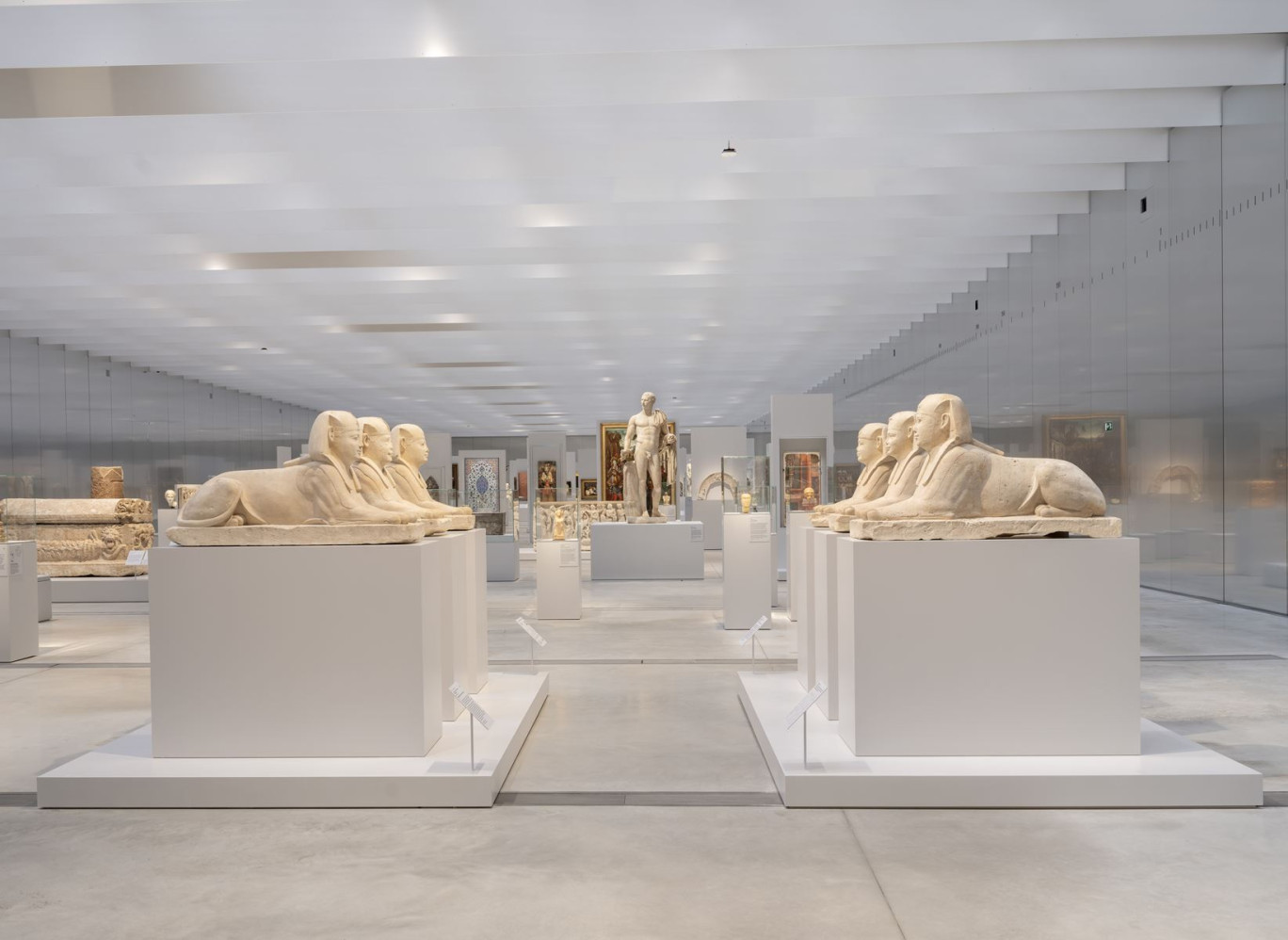 Allée des sphinx, Sérapéum de Memphis (Saqqara, Egypte), 380-362 avant J.C, calcaire, Paris, Musée du Louvre. © Louvre-Lens