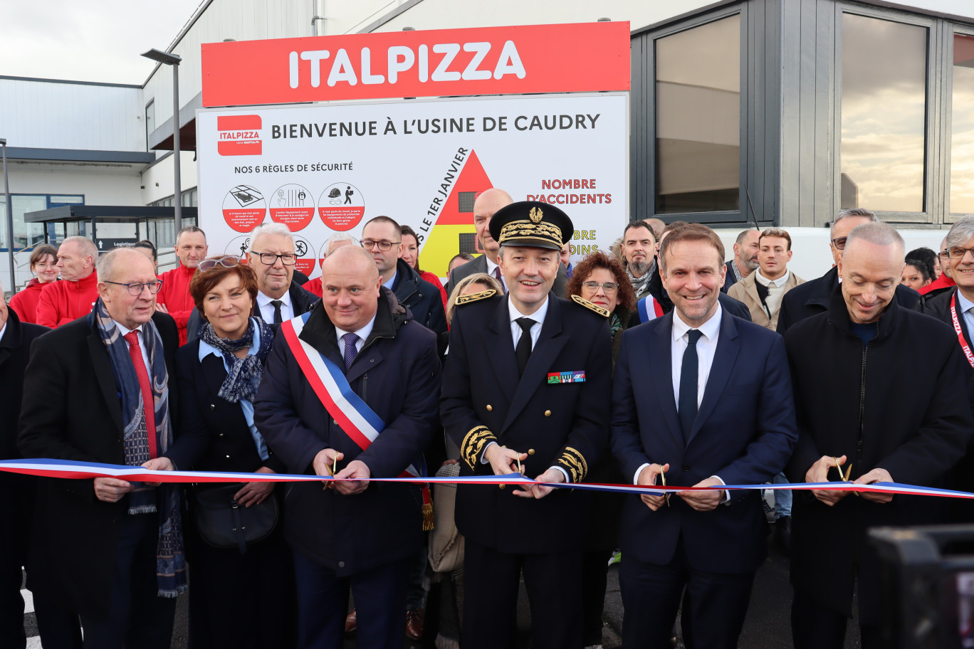 Les élus ont inauguré le nouveau site de production d’Italpizza à Caudry. © Aletheia Press / E.Chombart