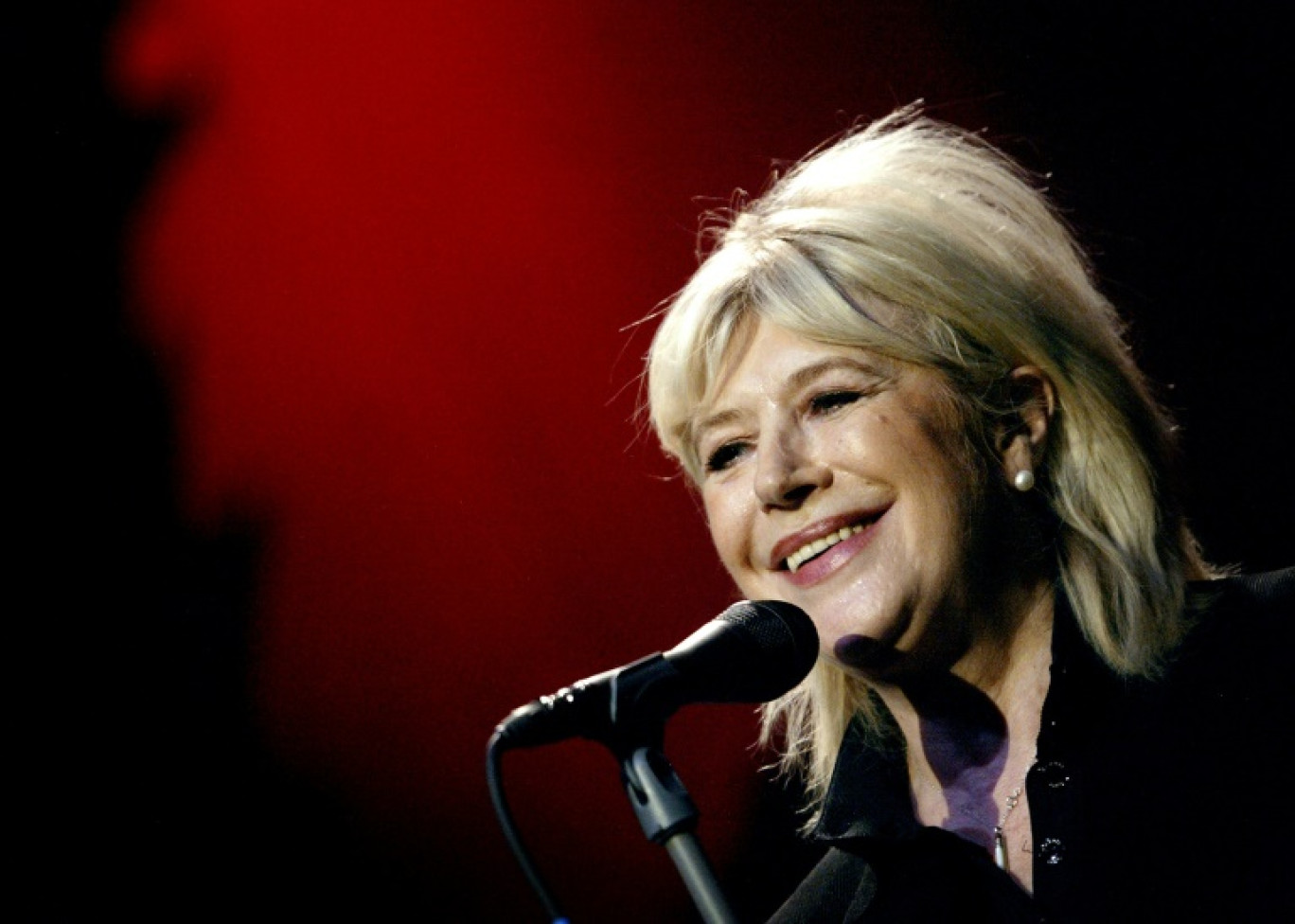 L'icône de la pop britannique Marianne Faithfull en concert, le 15 mars 2007 à Châlons-en-Champagne, dans l'est de la France © ALAIN JULIEN