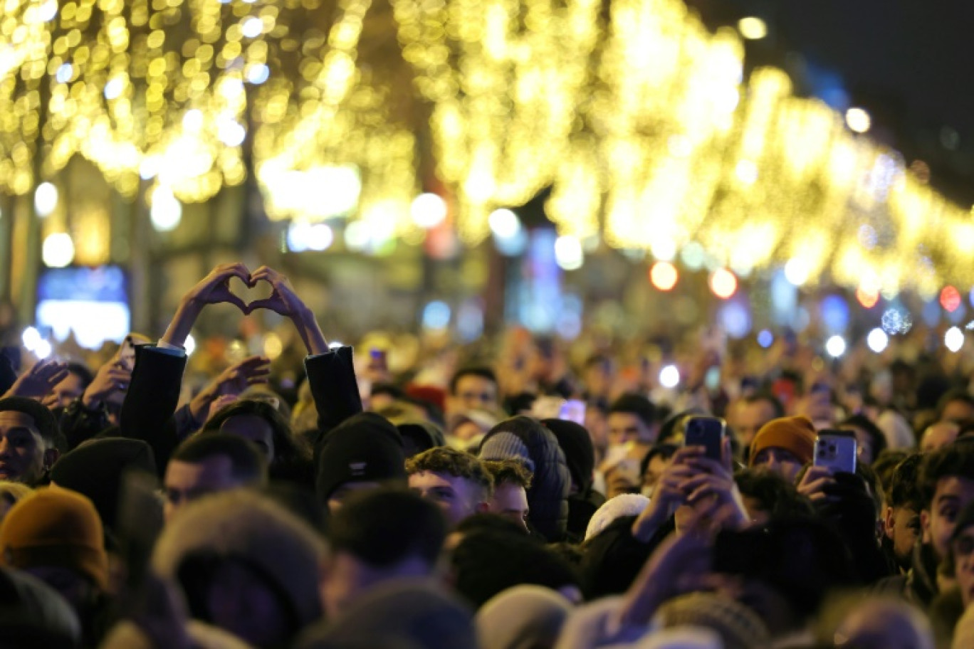 Sur les Champs-Elysées à Paris le 31 décembre 2024 © Thomas SAMSON