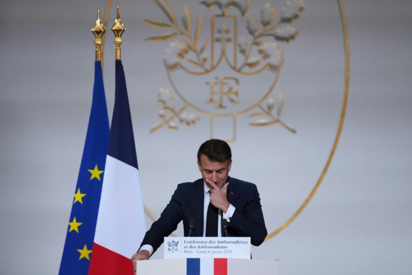 Le président Emmanuel Macron devant les ambassadeurs français, le 6 janvier 2025 à Paris © Aurelien Morissard