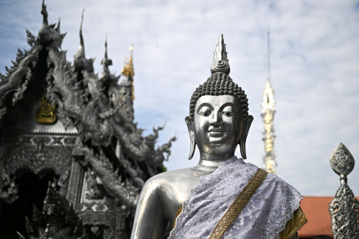 Dans un temple bouddhique de la ville de Chiang Mai, dans le nord de la Thaïlande, le 17 novembre 2024 © Manan VATSYAYANA