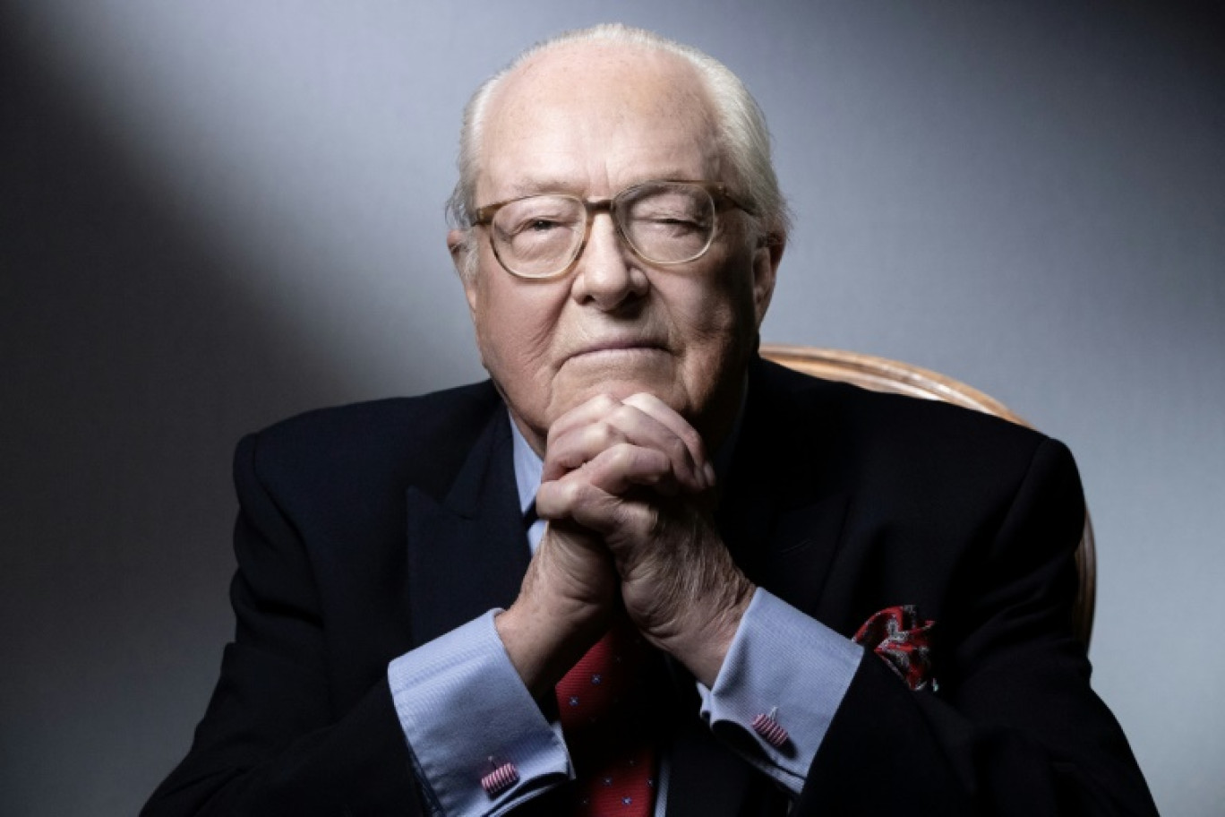 Jean-Marie Le Pen, figure de l'extrême droite française, pris en photo à son domicile à Saint-Cloud près de Paris le 14 janvier 2021 © JOEL SAGET