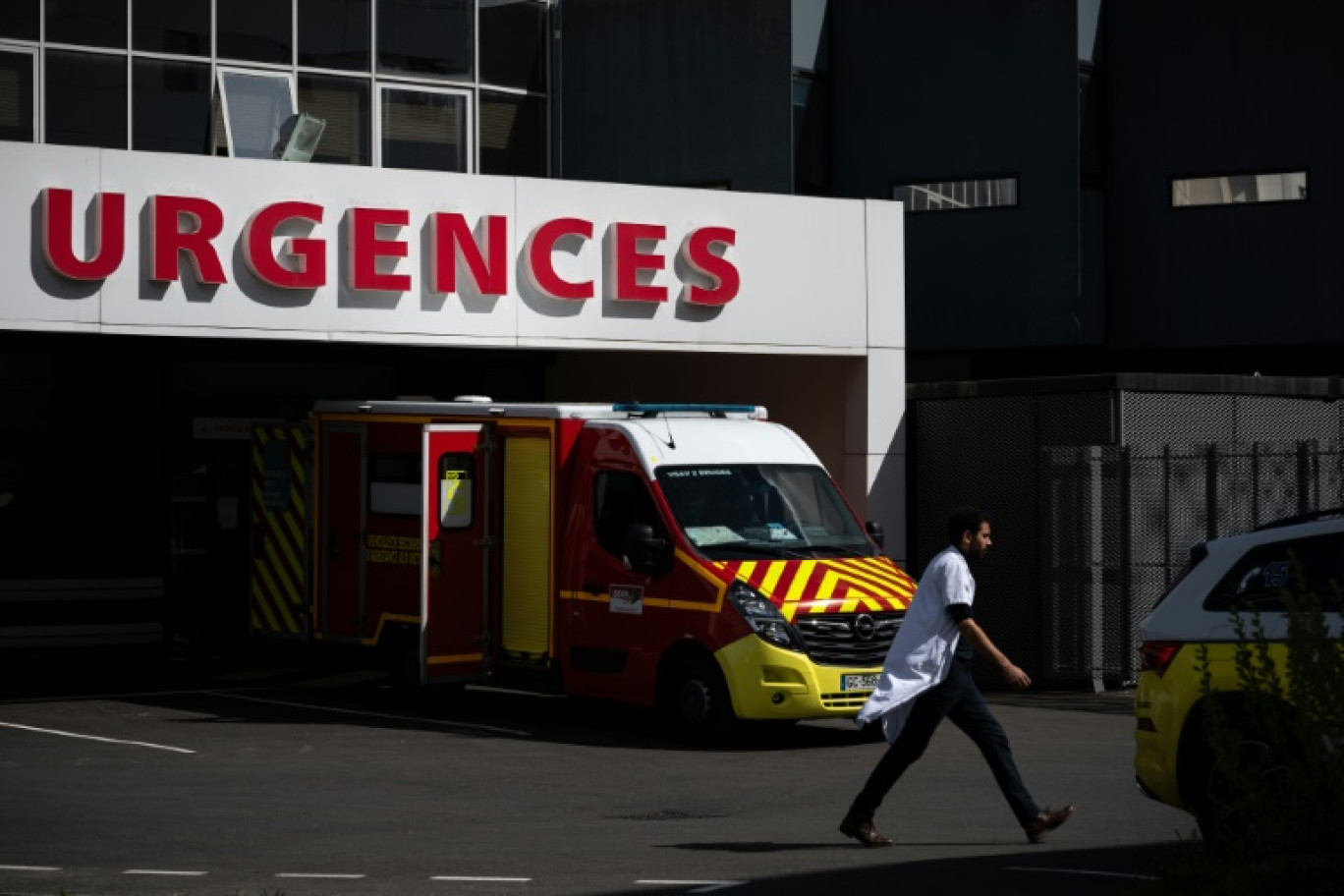 Pour la dernière semaine de 2024, les syndromes grippaux ont représenté 18,2% des actes de SOS médecins et 4,9% des passages aux urgences © Philippe LOPEZ