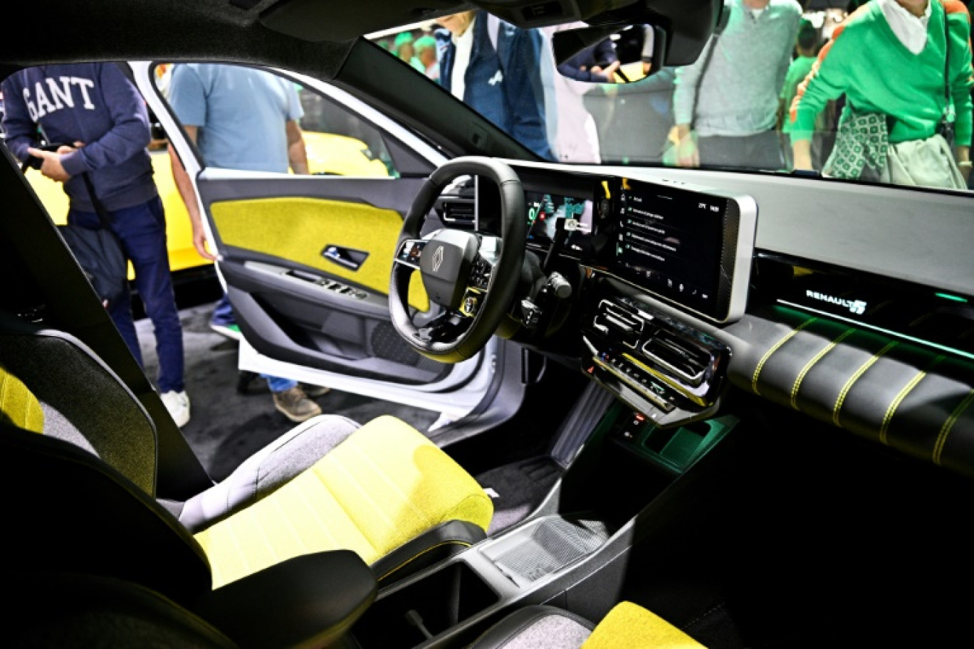 L'intérieur de la Renault 5 électrique e-Tech au Mondial de l'auto à Paris le 16 octobre 2024. © JULIEN DE ROSA