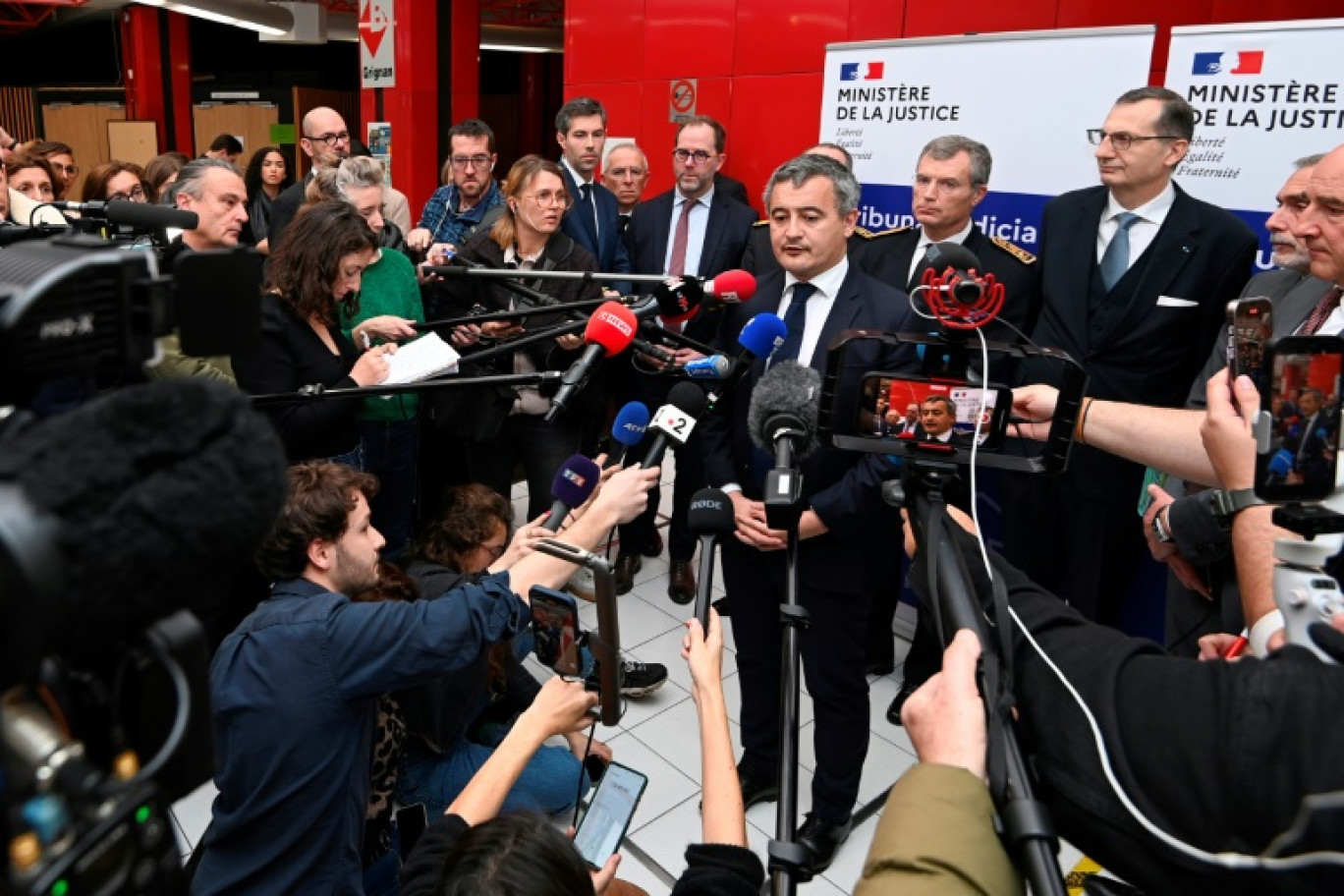 Le ministre de la Justice, Gérald Darmanin (c), en conférence de presse à Marseille, le 2 janvier 2025 © Sylvain THOMAS