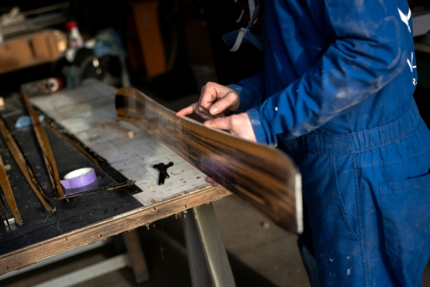 Éric Antier, 44 ans, chef d'atelier et du développement de l'atelier Villacampa, près de Pau, le 8 janvier 2025 © Matthieu RONDEL