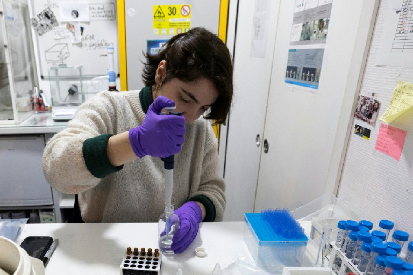 Une permanence d'analyse de drogues dans le 10e arrondissement de Paris, le 23 janvier 2025 © Sébastien DUPUY