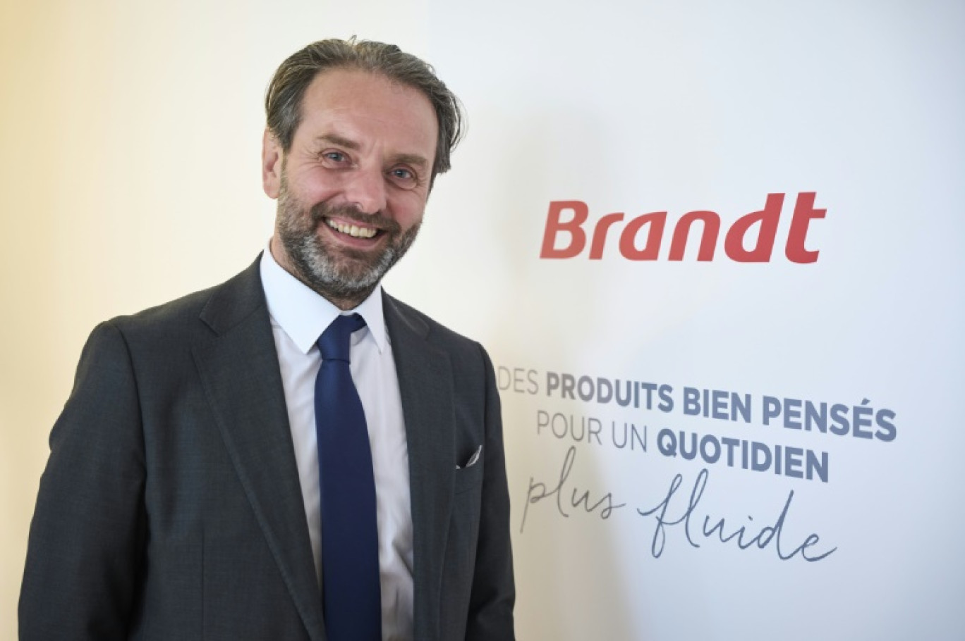 Le directeur général du groupe Brandt, Daniele Degli Emili, à l'usine de Saint-Jean-de-la-Ruelle, le 16 janvier 2025 dans le Loiret © GUILLAUME SOUVANT