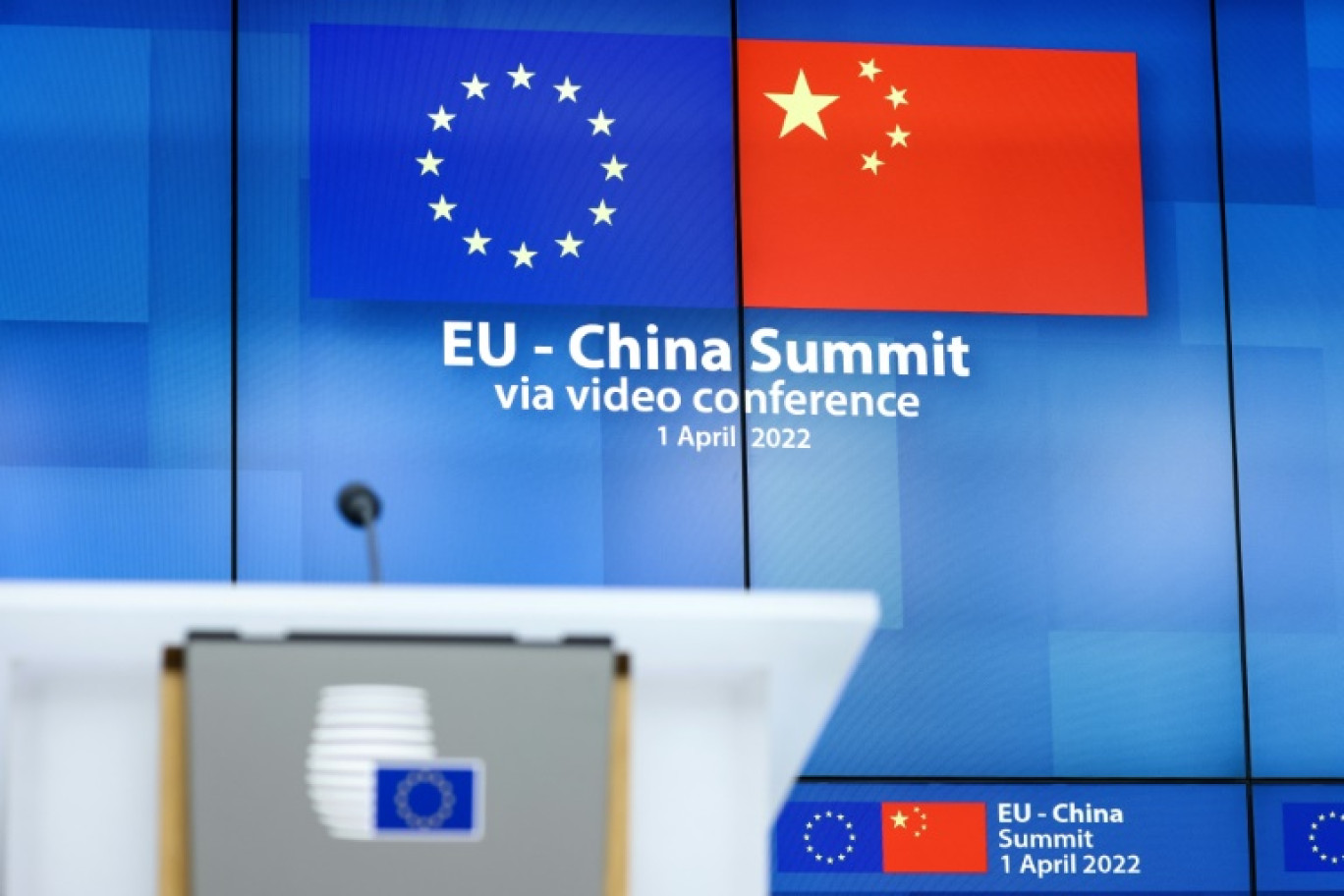 Salle de presse lors d'un sommet virtuel entre dirigeants européens et chinois, le 1er avril 2024 © Kenzo TRIBOUILLARD