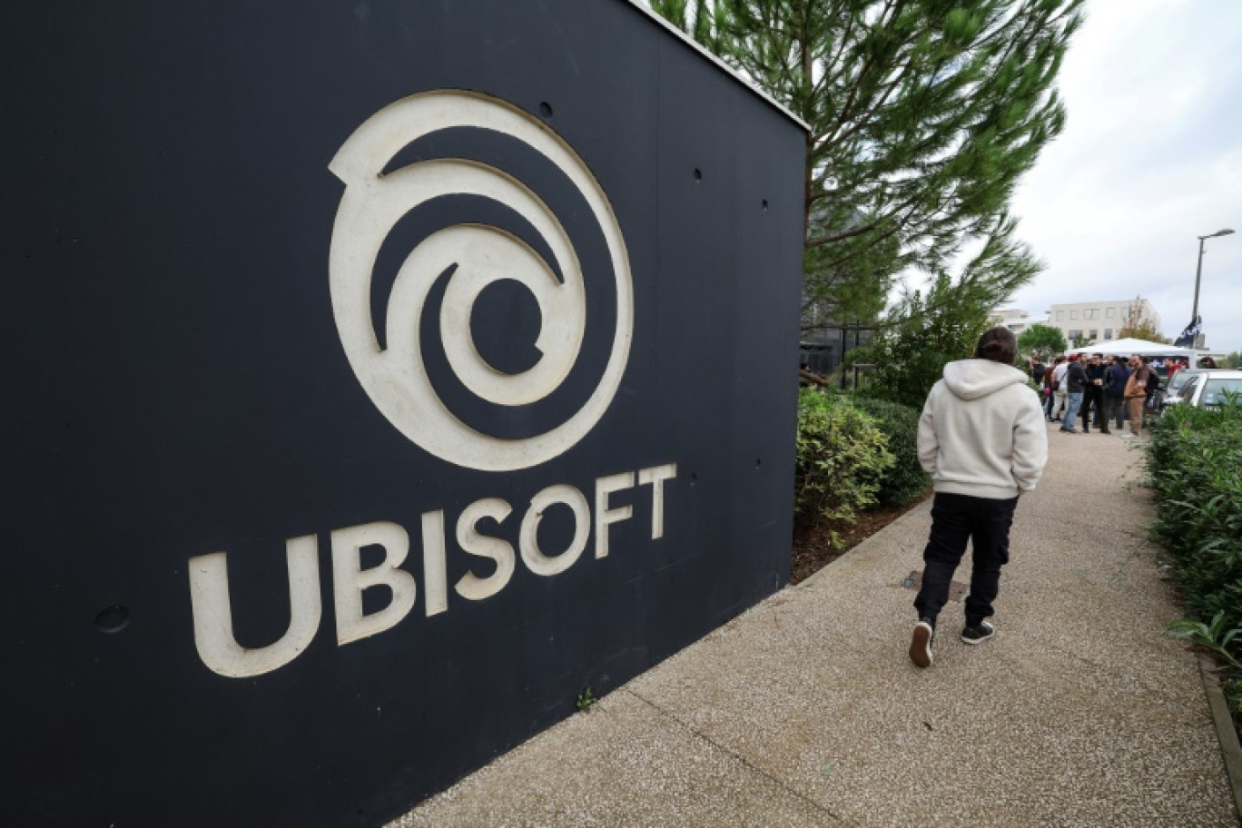 Après une année 2024 marquée par des difficultés financières et plusieurs journées de grève, le géant du jeu vidéo Ubisoft veut "apaiser" les tensions mercredi avec une journée de "concertation sociale" © Pascal GUYOT