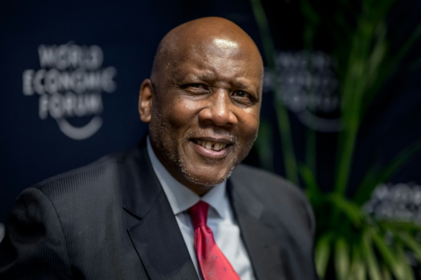 Le roi du Lesotho, Letsie III, lors d'une interview au sommet économique mondial de Davos, le 20 janvier 2025 en Suisse © Fabrice COFFRINI