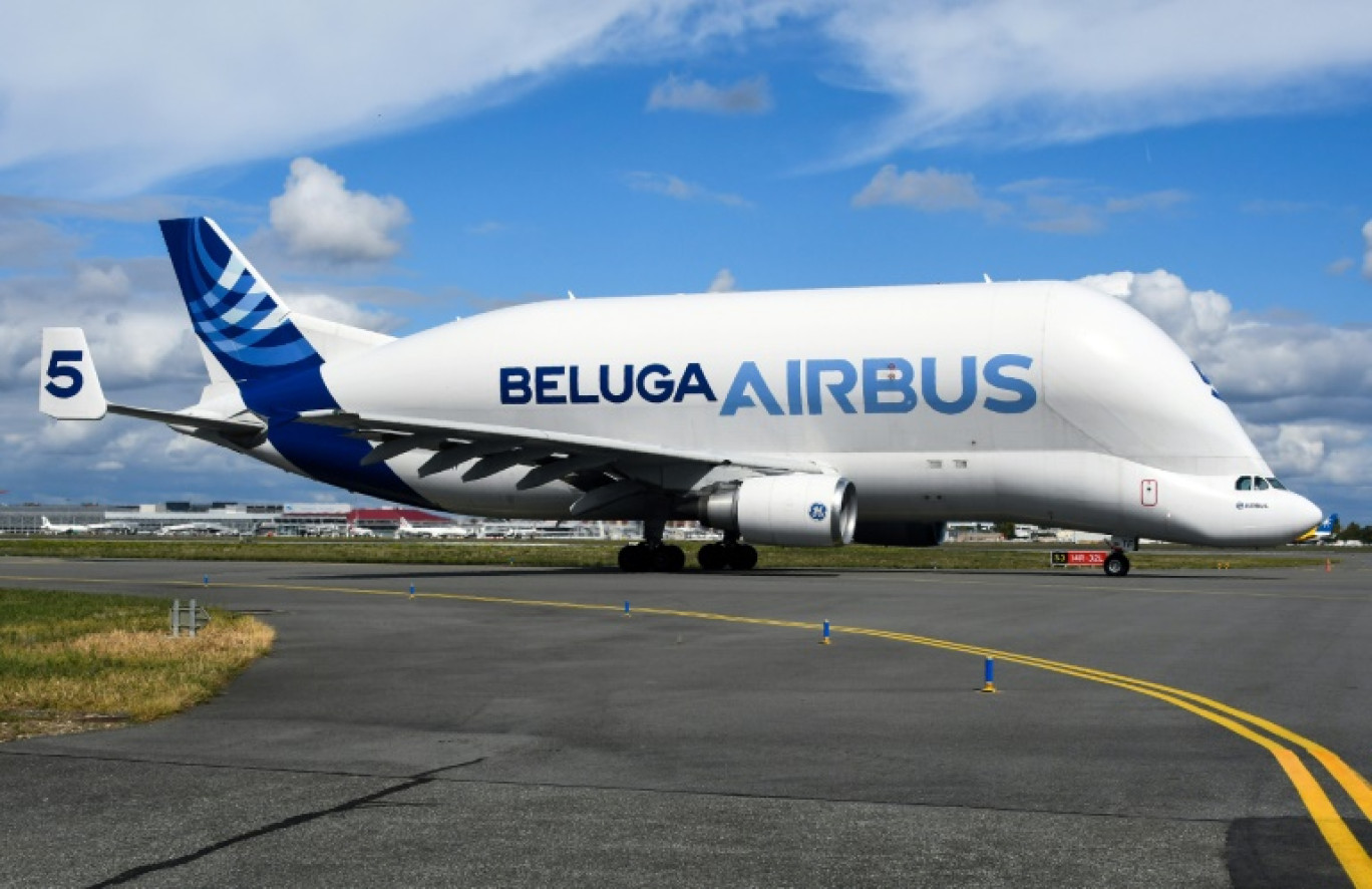 Un A300 Beluga de chez Airbus, sur la piste de l'aéroport de Toulouse-Blagnac, le 26 septembre 2017 © PASCAL PAVANI