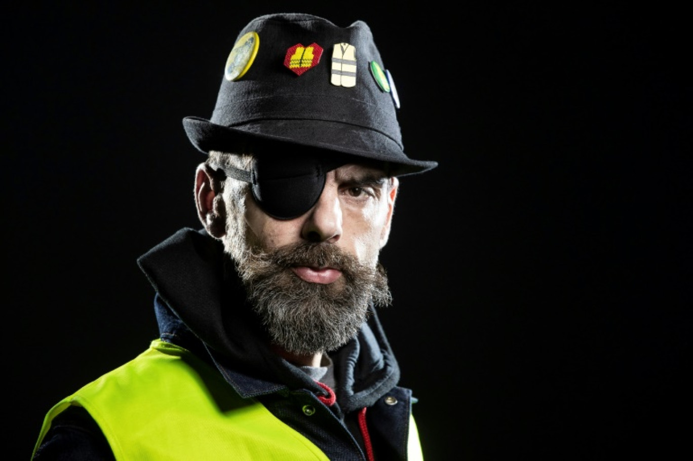 Jérôme Rodrigues, une des figures de proue du mouvement de contestation sociale des "gilets jaunes", photographié à Paris le 6 février 2019, quelques semaines après avoir été blessé par un policier © JOEL SAGET