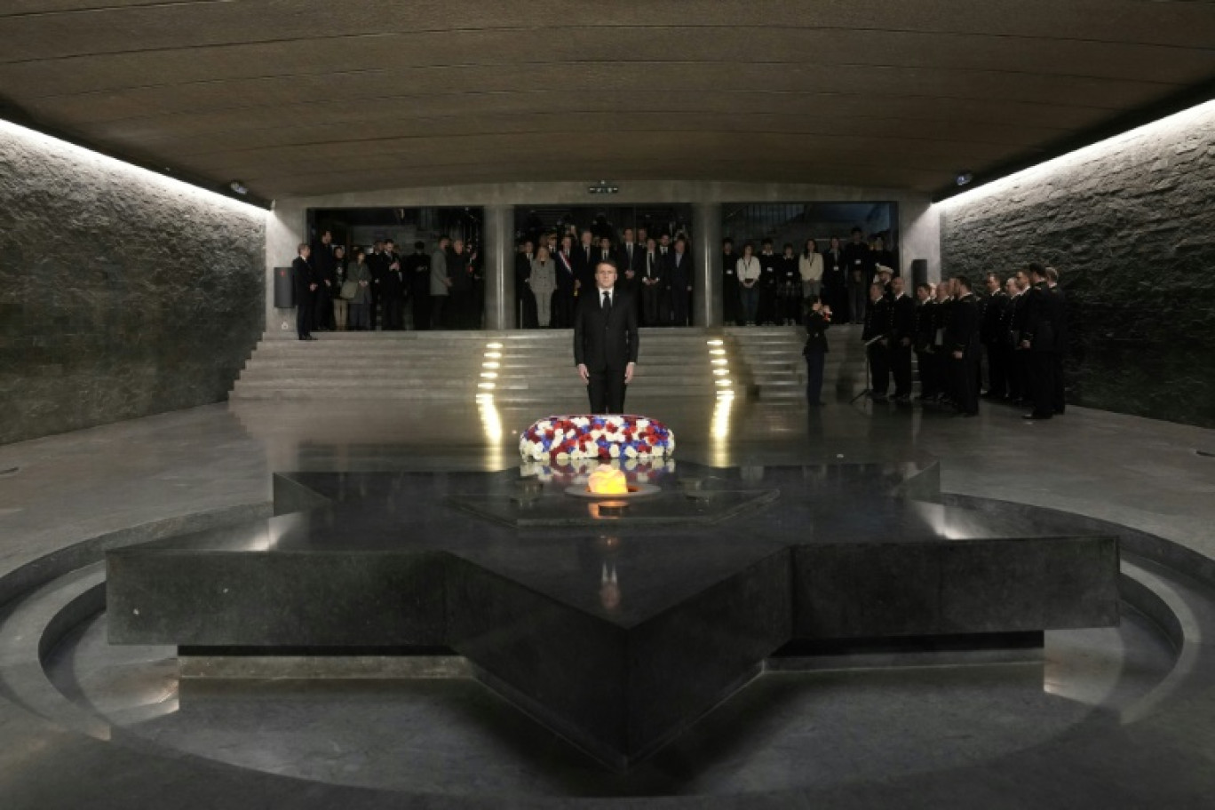 Le président français Emmanuel Macron lors d'une cérémonie au Mémorial de la Shoah à l'occasion du 80e anniversaire de la libération du camp d'Auschwitz-Birkenau, à Paris le 27 janvier 2025 © Thibault Camus