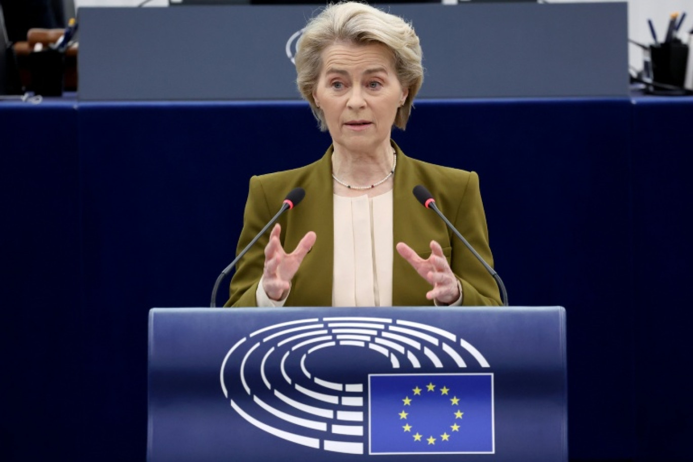 La présidente de la Commission européenne Ursula von der Leyen et le vice-président Stéphane Séjourné, lors d'une conférence de presse à Bruxelles le 29 janvier 2025 © Simon Wohlfahrt