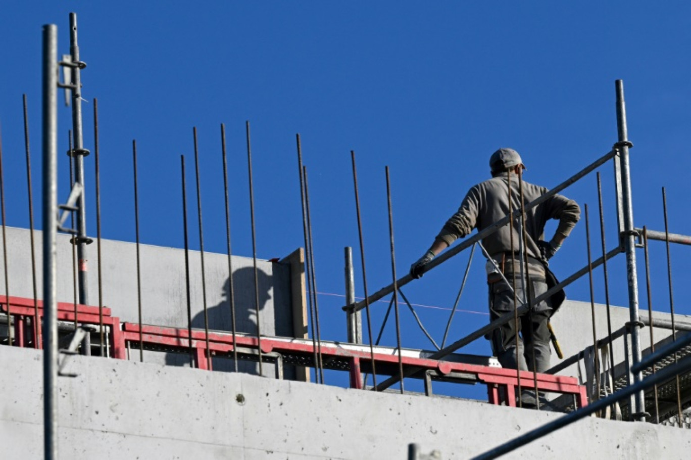 Un chantier de construction d'un immeuble résidentiel à Tinténiac (ouest), le 7 octobre 2022 © Damien MEYER