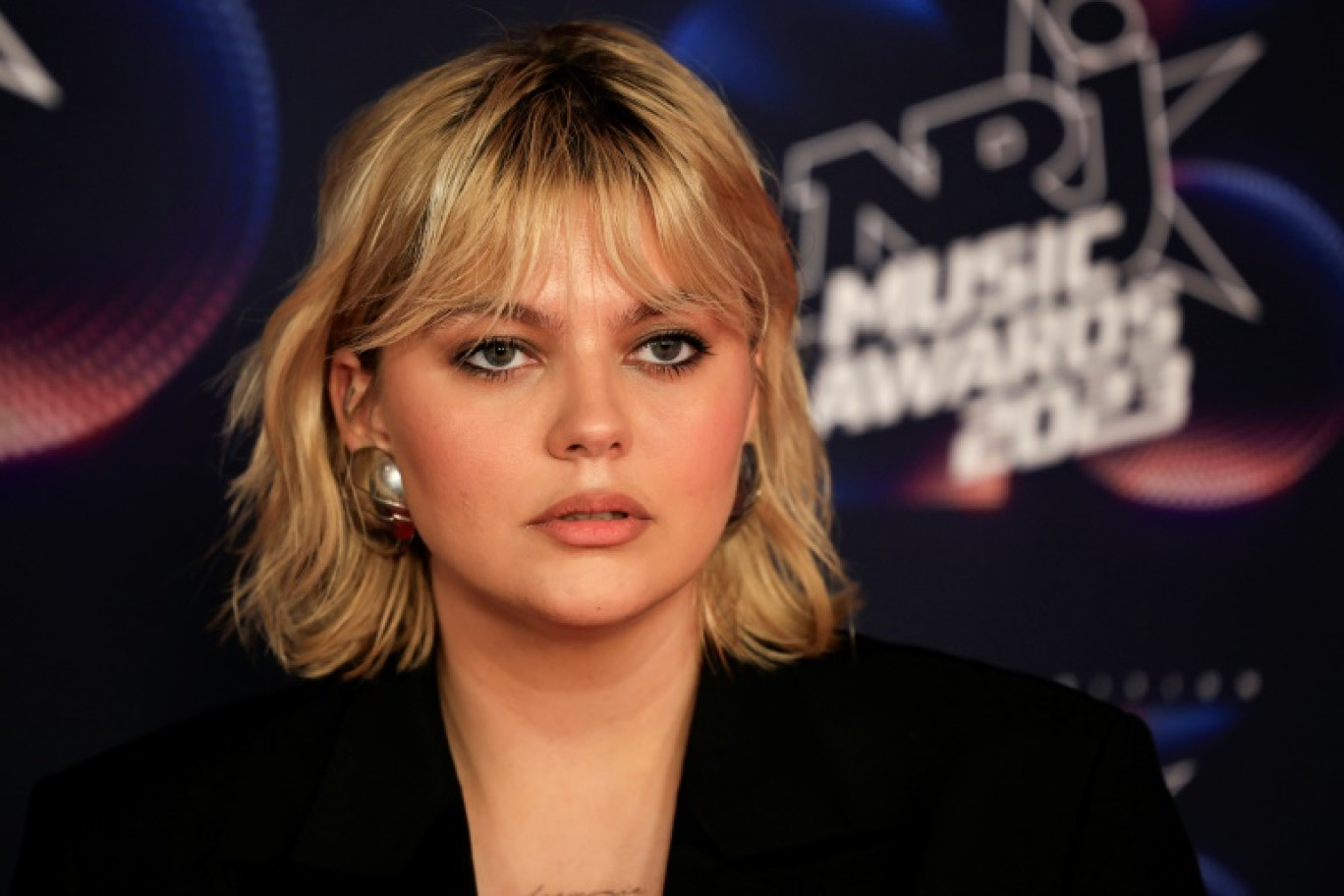 La chanteuse Louane aux 25e NRJ Music Awards, le 10 novembre 2023 à Cannes © Valery HACHE