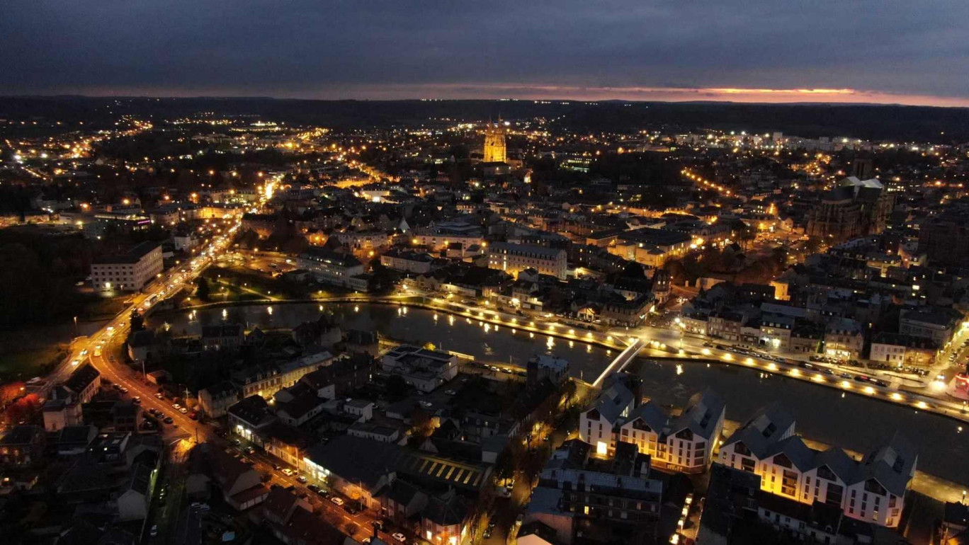 Soissons va voir son éclairage, désormais 100% LED, être rallumé la nuit. (c) Ville de Soissons