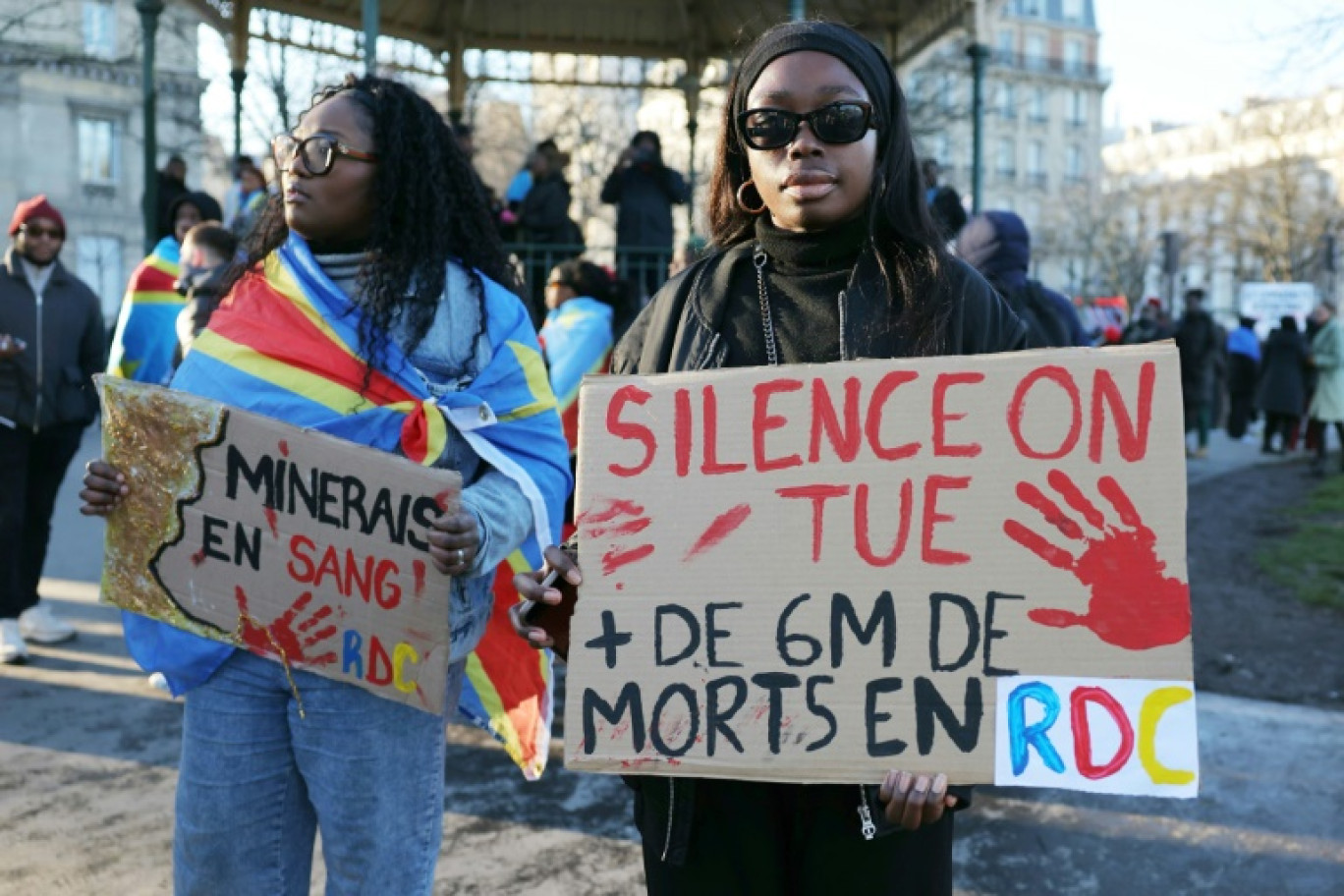 Manifestation à Paris pour dénoncer le manque de soutien international face à l'offensive du groupe armé M23 soutenu par le Rwanda dans l'Est de la République démocratique du Congo, le 1er février 2025 © Thomas SAMSON