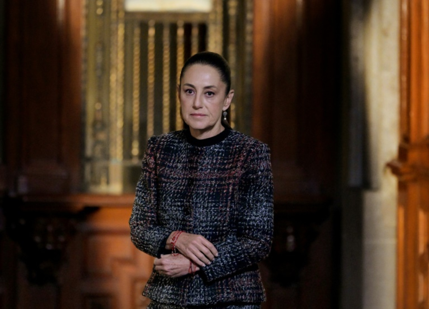 La présidente du Mexique Claudia Sheinbaum s'apprête à donner sa conférence de presse quotidienne du lundi au vendredi au palais national de Mexico le 28 janvier 2025. © Alfredo ESTRELLA