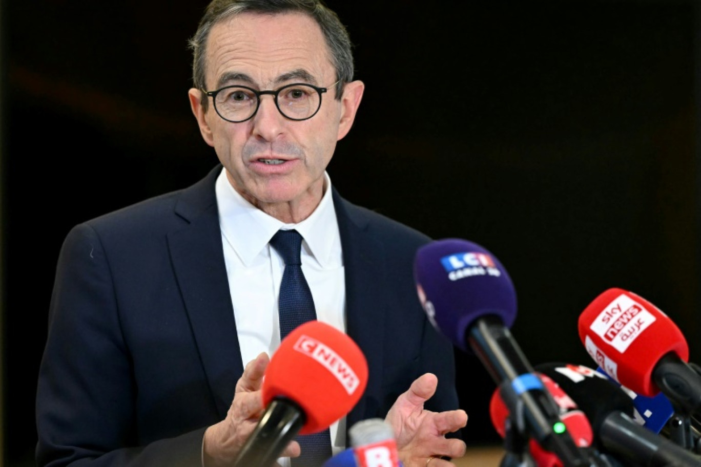 Bruno Retailleau, ministre de l'Intérieur, lors d'une conférence de presse sur l'admission exceptionnelle au séjour des migrants, Versailles, le 24 janvier 2025 © Bertrand GUAY