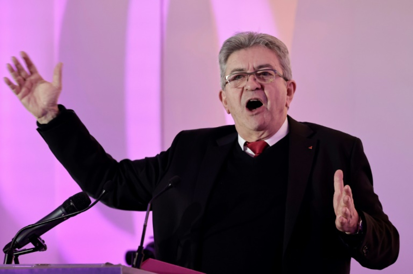 Jean-Luc Mélenchon le 23 janvier 2025, à Villeneuve-Saint-Georges, dans le Val-de-Marne © STEPHANE DE SAKUTIN