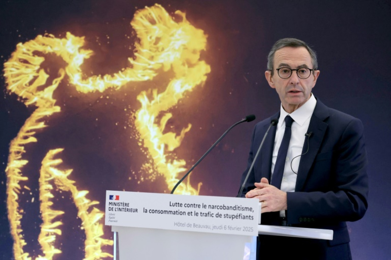 Le ministre de l'Intérieur Bruno Retailleau lors d'une conférence de presse pour présenter la campagne du gouvernement contre le narcotrafic, le 6 février 2025 à Paris © Thomas SAMSON