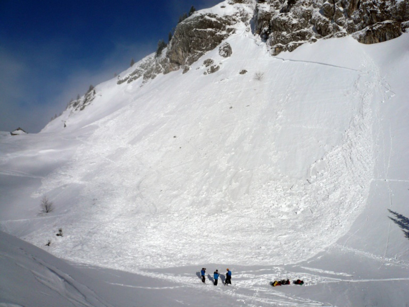 Une femme est morte et deux hommes ont été grièvement blessés dans une avalanche le 15 février 2025 dans le massif de Belledonne (Savoie) © POLICE NATIONALE