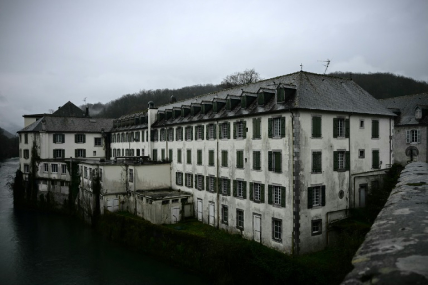 C'est une institution presque bicentenaire, longtemps prisée des familles aisées béarnaises, mais les plaintes déposées par d'anciens élèves racontent une face plus sombre de l'établissement privé Notre-Dame-de-Bétharram (Pyrénées-Atlantiques) © Philippe LOPEZ